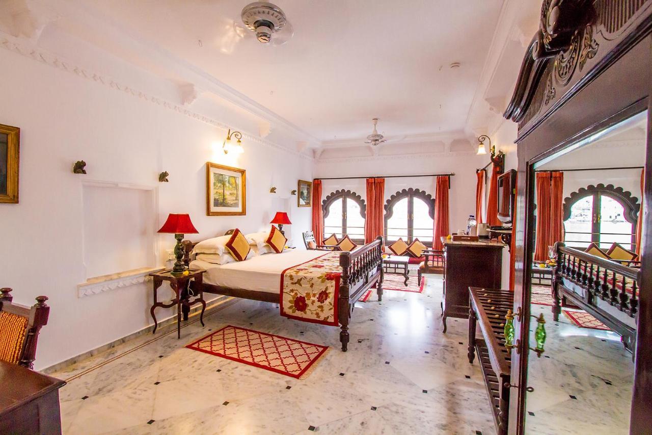 Amet Haveli - A Heritage Hotel Удайпур Екстериор снимка
