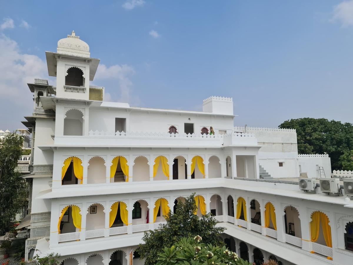 Amet Haveli - A Heritage Hotel Удайпур Екстериор снимка