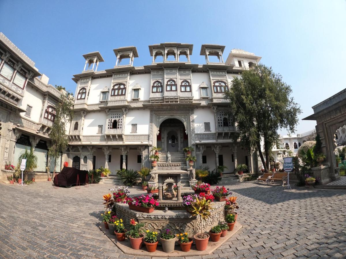 Amet Haveli - A Heritage Hotel Удайпур Екстериор снимка