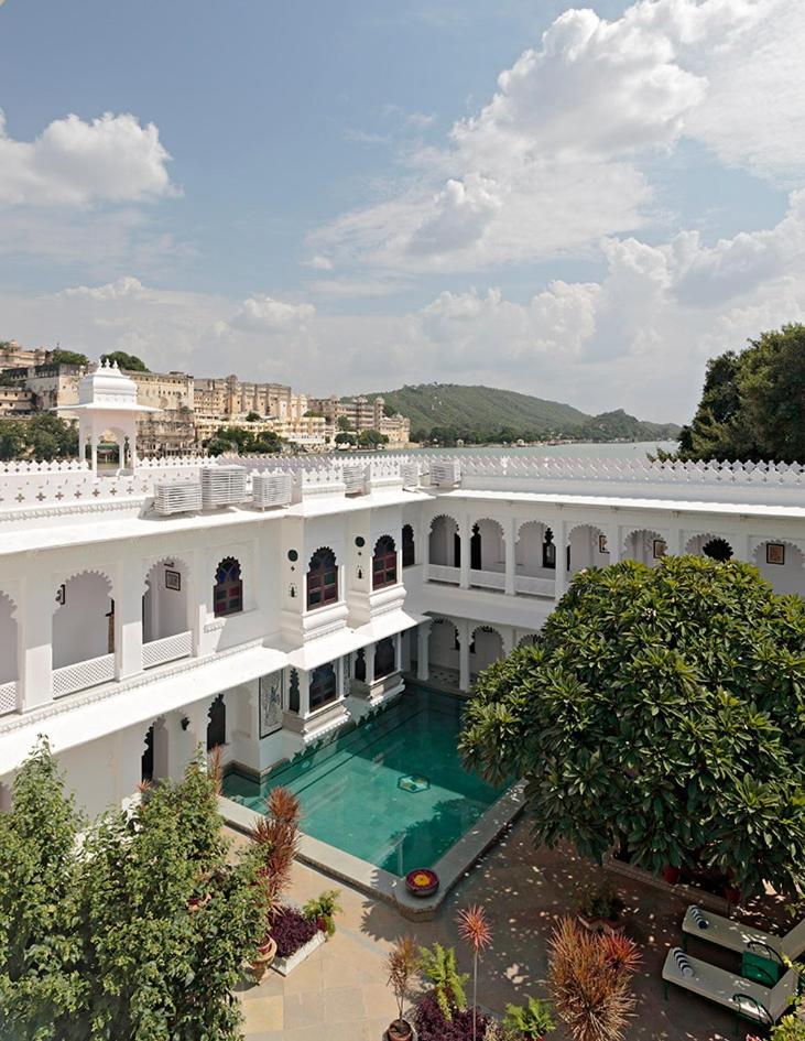 Amet Haveli - A Heritage Hotel Удайпур Екстериор снимка