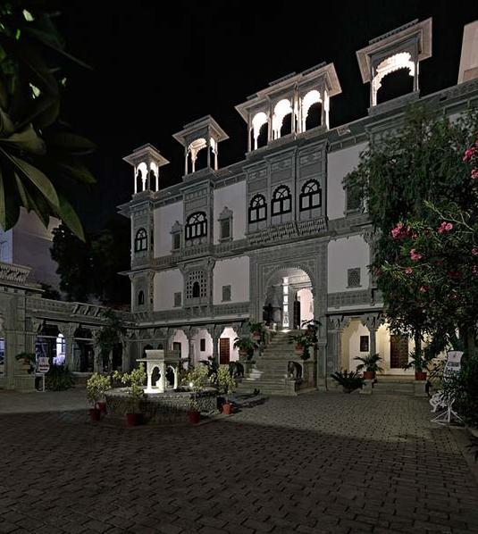 Amet Haveli - A Heritage Hotel Удайпур Екстериор снимка